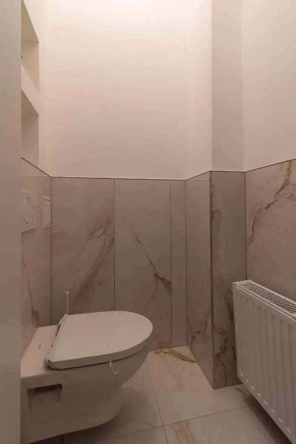 Viennese Apartment 0*, Vienna